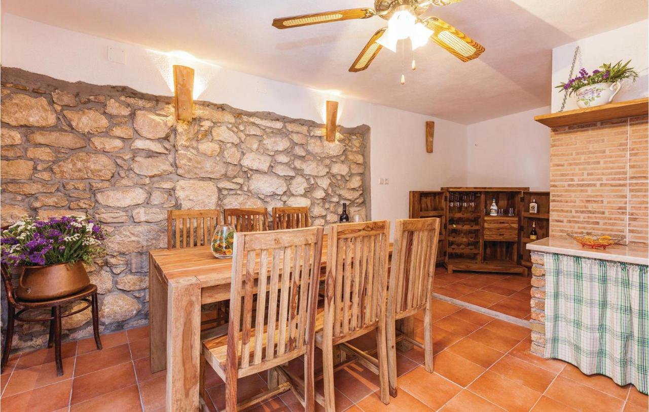 Stunning Home In Punat With Kitchen Stara Baška Dış mekan fotoğraf
